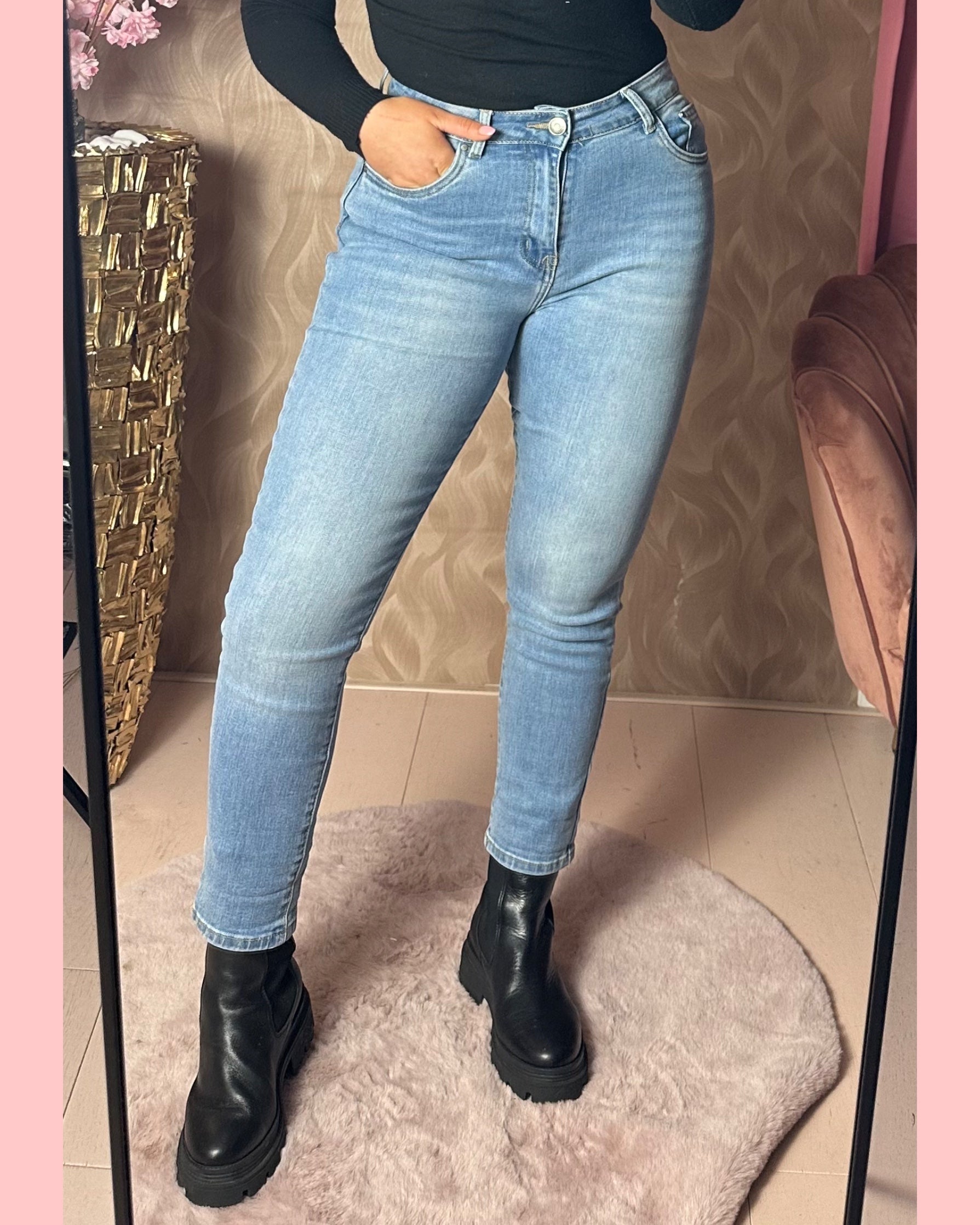 MOM FIT JEANS • 90’S • AANBIEDING