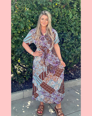LANGE TRAVEL JURK BRUIN PRINT 🤎 𝐀𝐀𝐍𝐁𝐈𝐄𝐃𝐈𝐍𝐆