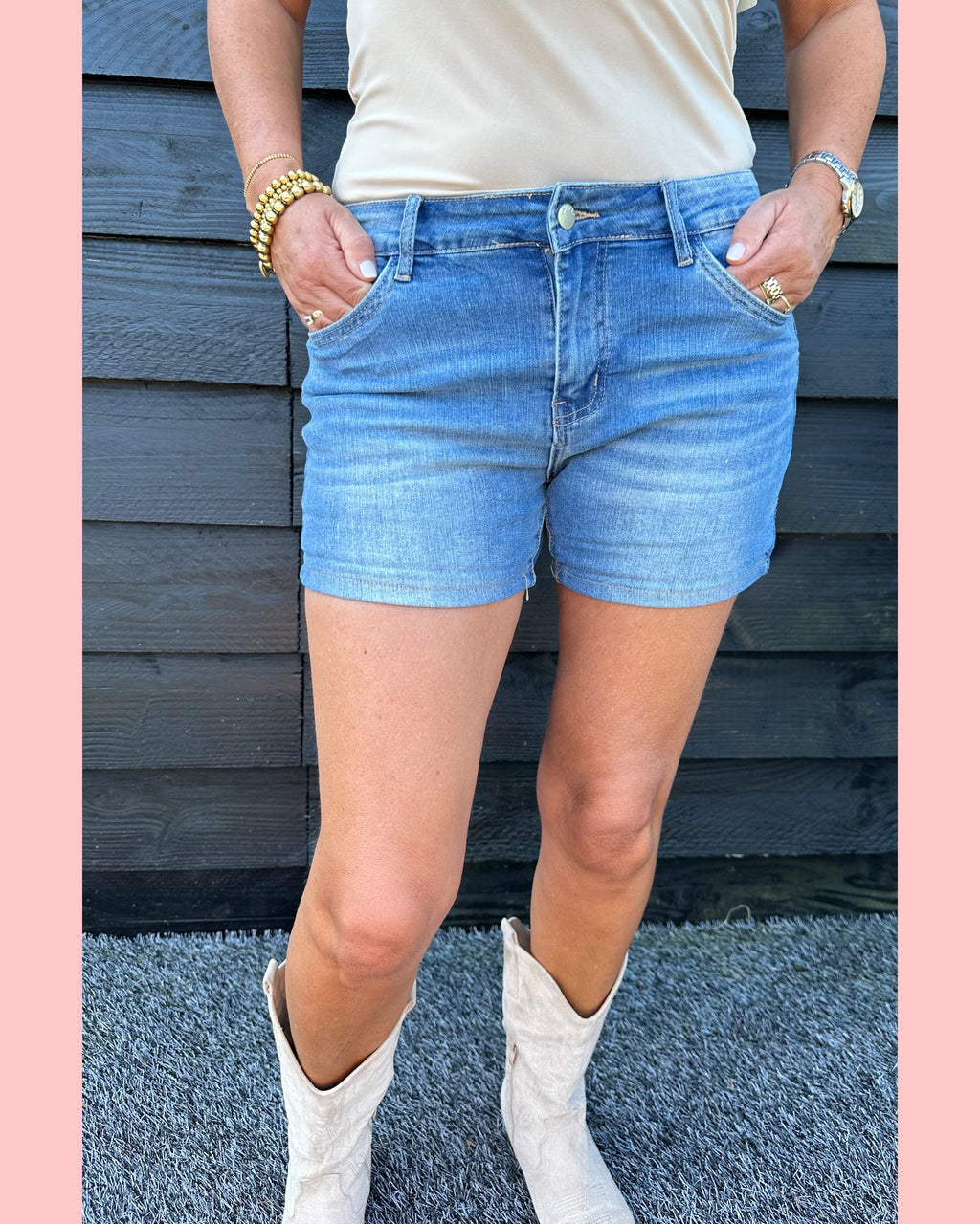 LORRTA JEANS SHORT • AANBIEDING