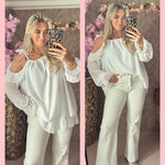OPEN SCHOUDER ROESEL BLOUSE OFF WHITE 🤍 𝐀𝐀𝐍𝐁𝐈𝐄𝐃𝐈𝐍𝐆
