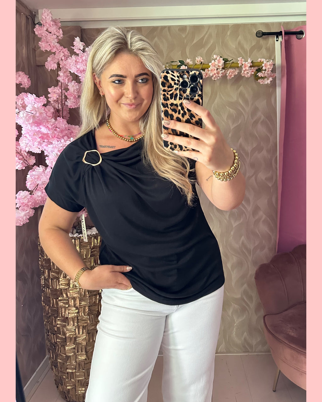 SHIRT GOUDEN GESP • ZWART • 𝐀𝐀𝐍𝐁𝐈𝐄𝐃𝐈𝐍𝐆