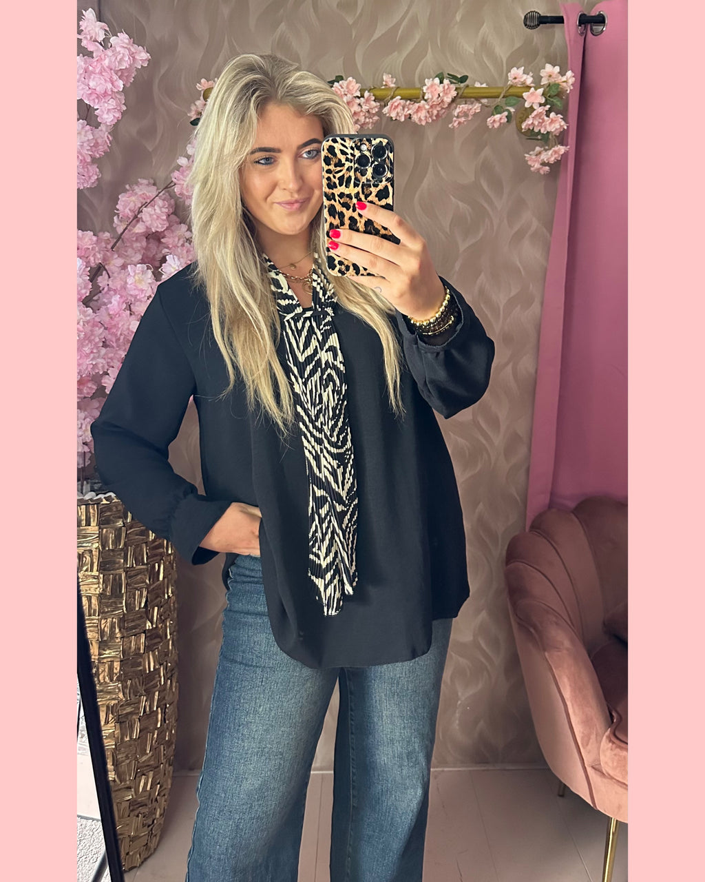 BLOUSE MET 🦓 ZEBRA 🦓 SJAAL ZWART • 𝐀𝐀𝐍𝐁𝐈𝐄𝐃𝐈𝐍𝐆