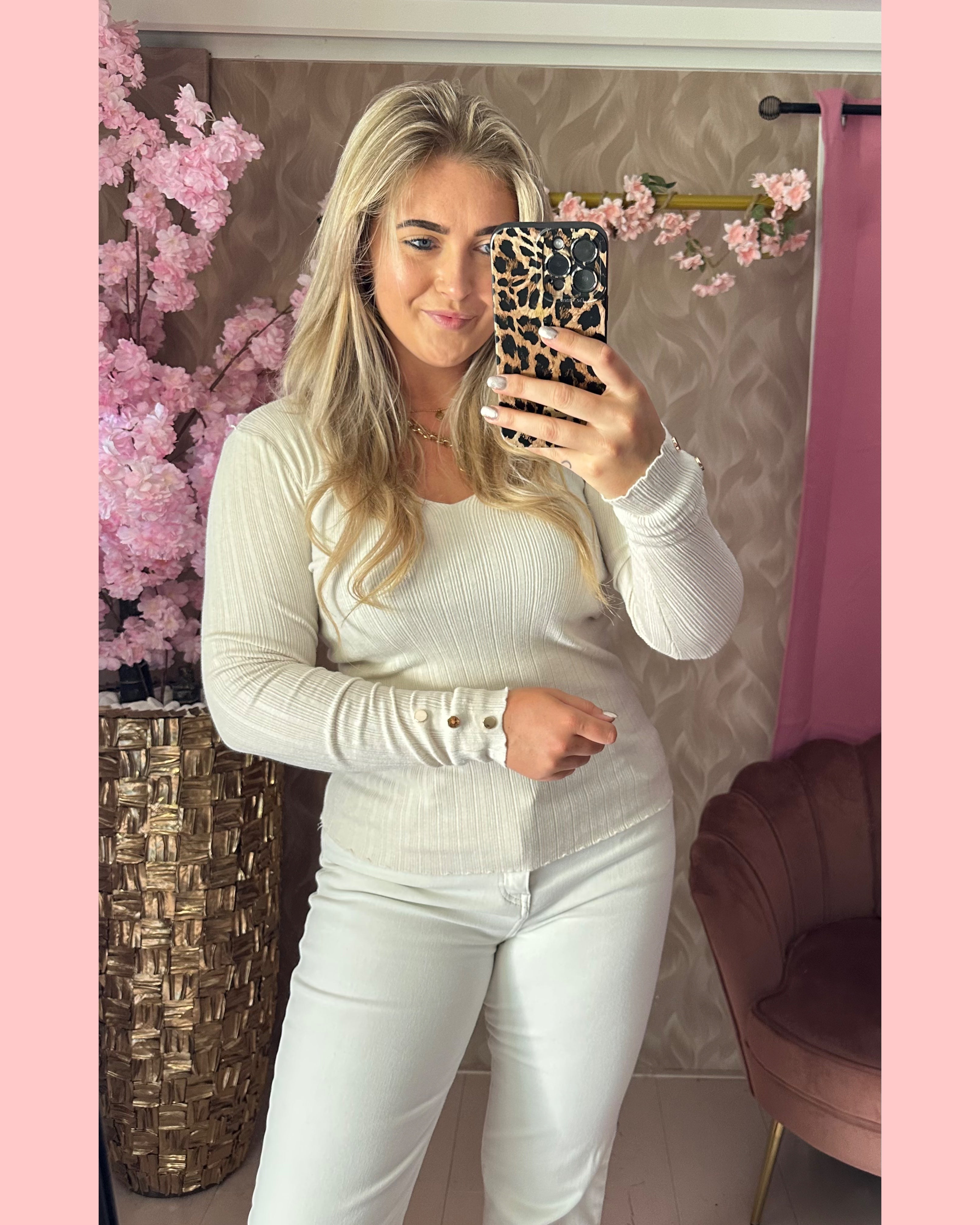 RIBBEL TOP GOUDEN KNOOPJES BEIGE ✨✨ 𝐀𝐀𝐍𝐁𝐈𝐄𝐃𝐈𝐍𝐆