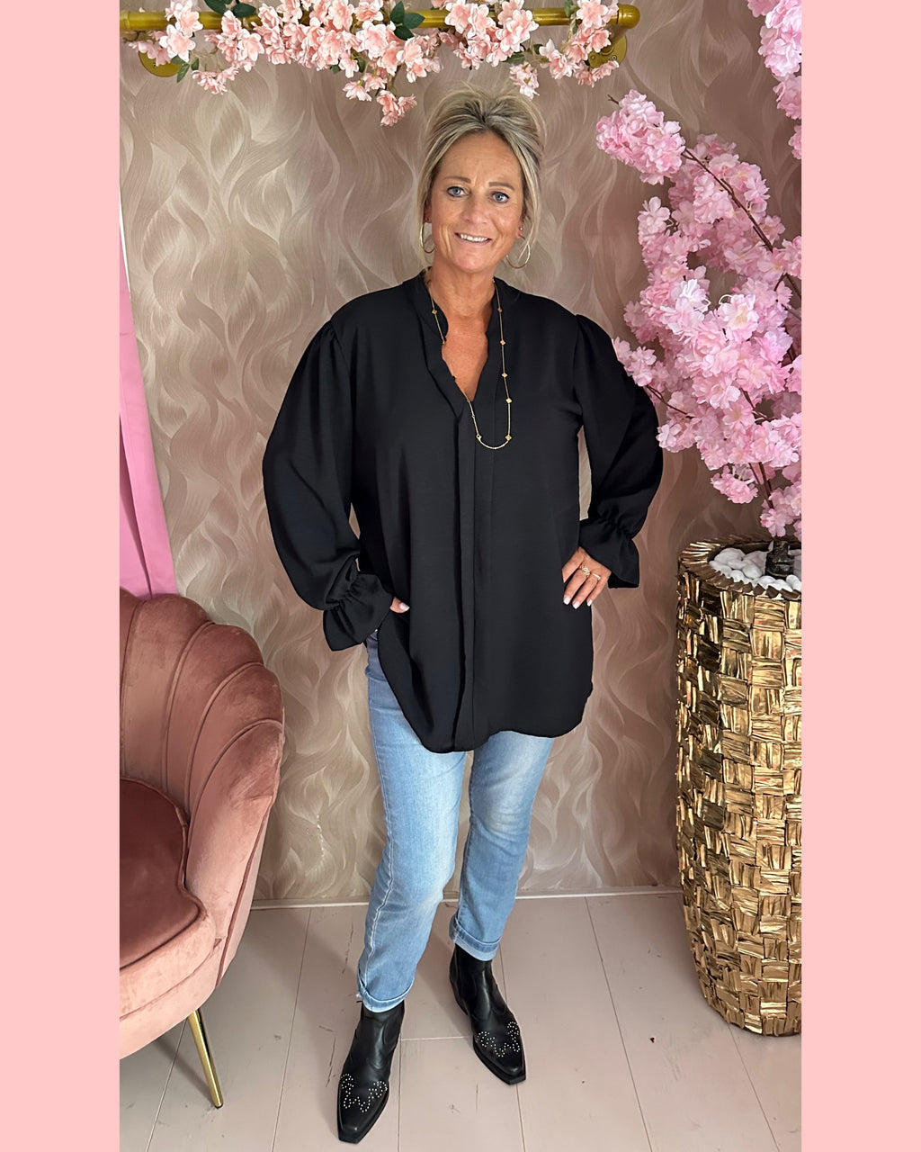 BLOUSE MET BIES ZWART • AANBIEDING