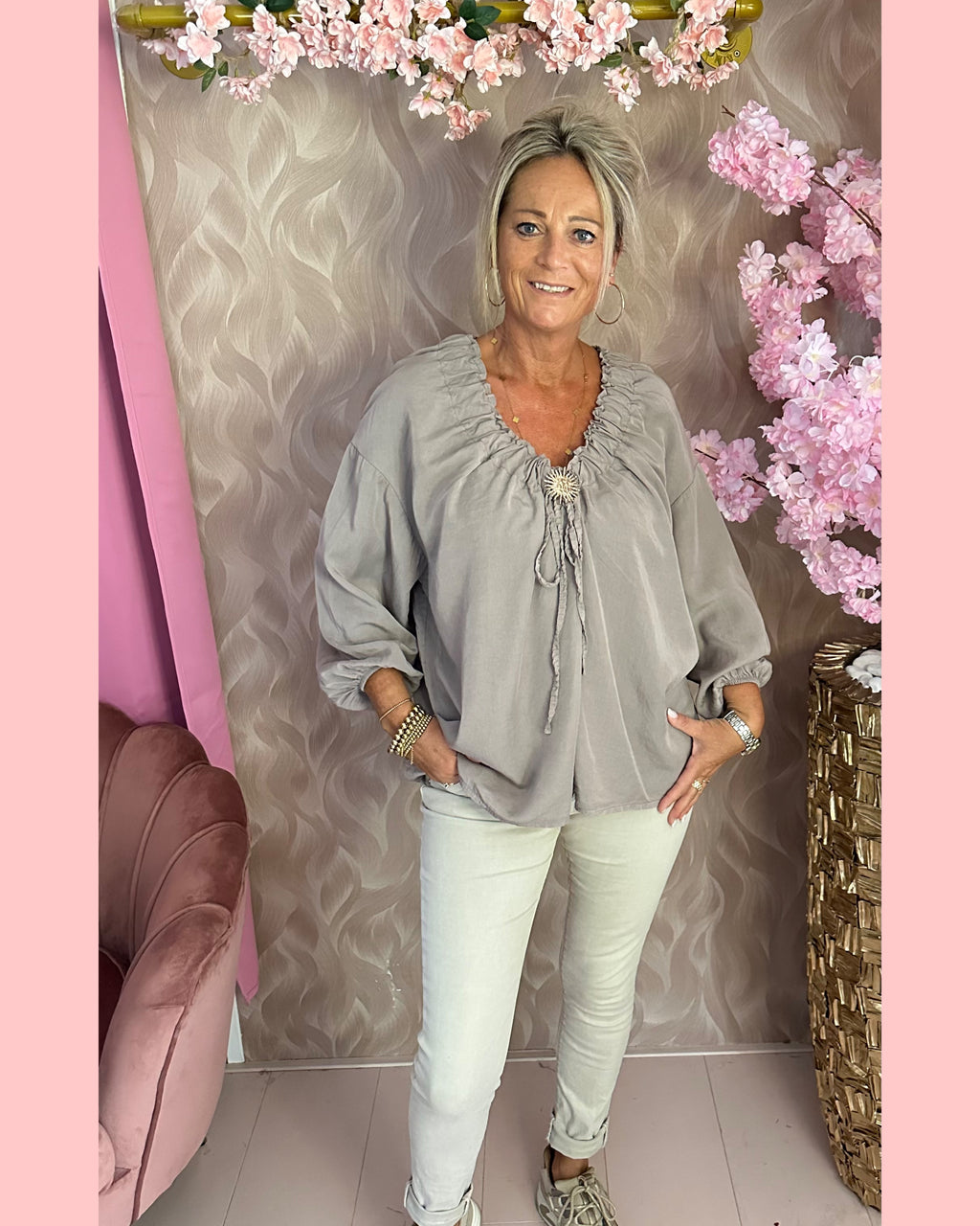 SUNNY BLOUSE TAUPE • AANBIEDING