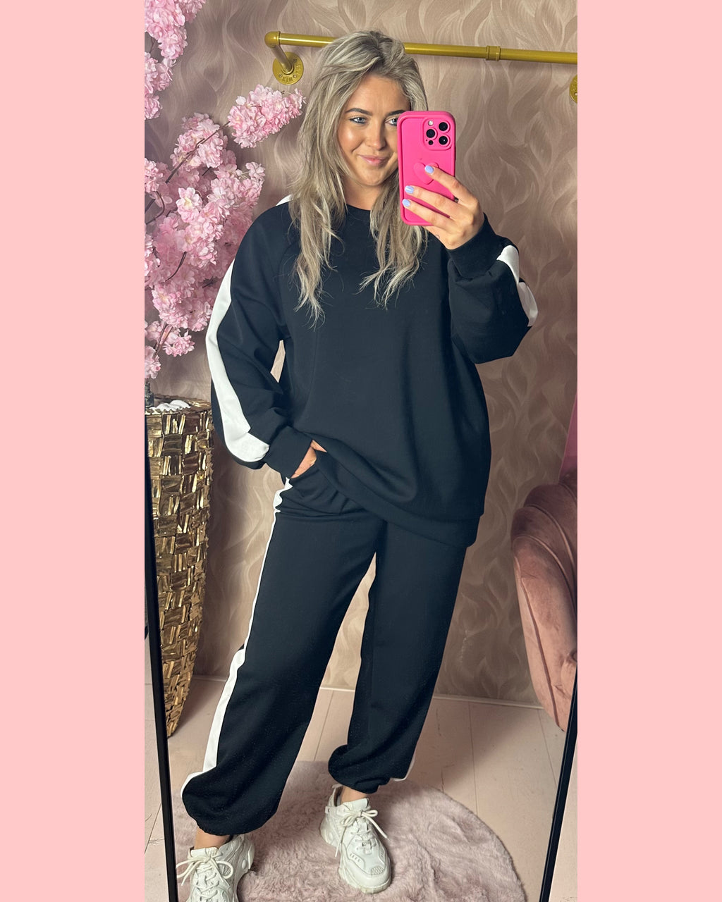JOGGING SET ZWART MET WITTE BIES