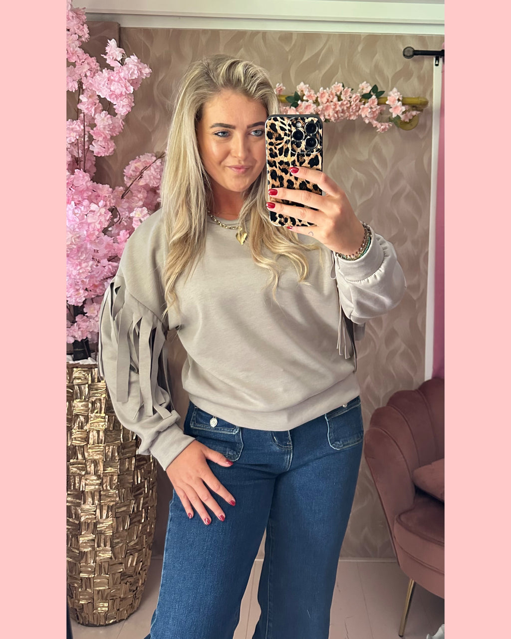 FRANJE SWEATER TAUPE 🩶 𝐀𝐀𝐍𝐁𝐈𝐄𝐃𝐈𝐍𝐆