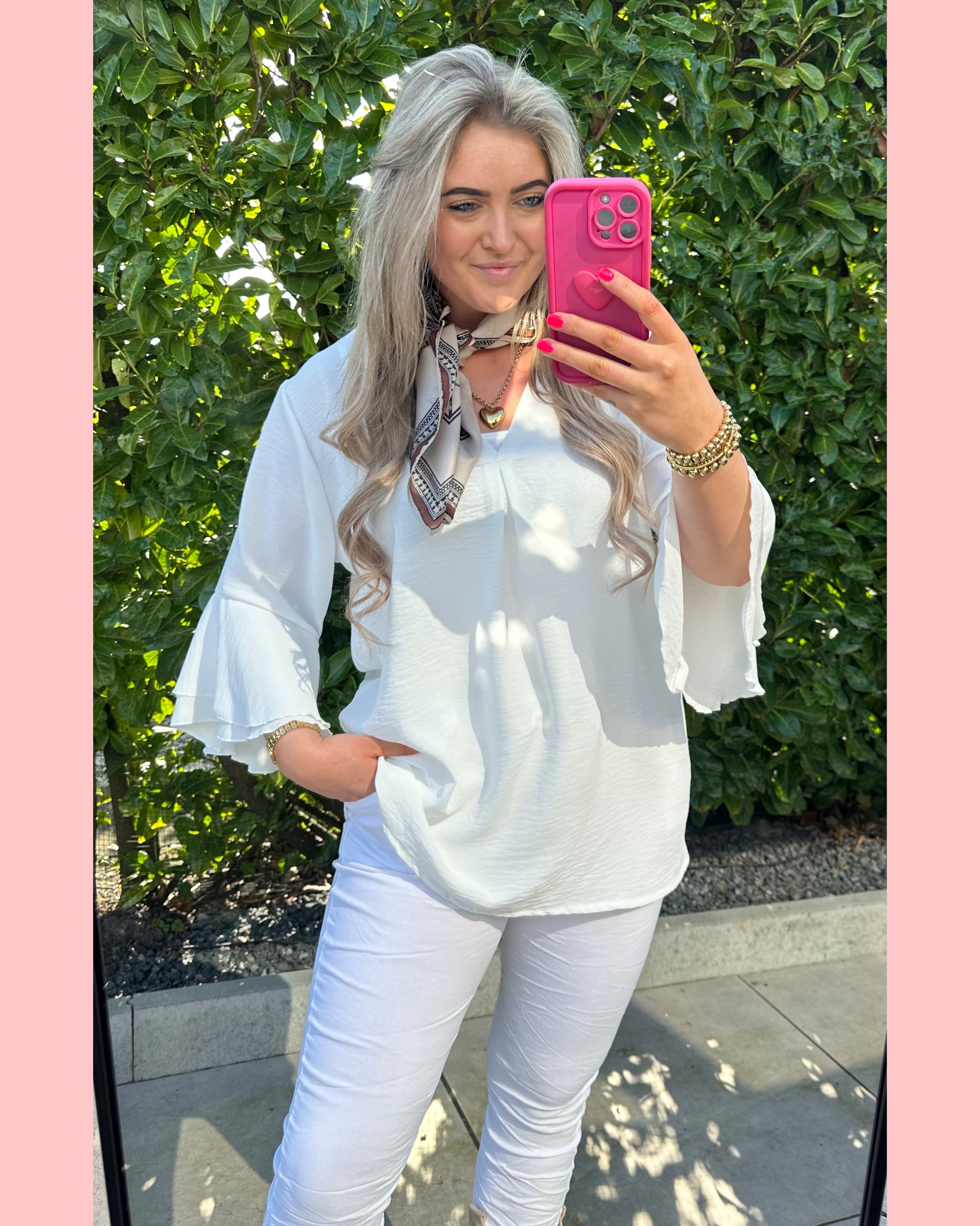 BLOUSE TROMPET MOUW OFF WHITE •• AANBIEDING