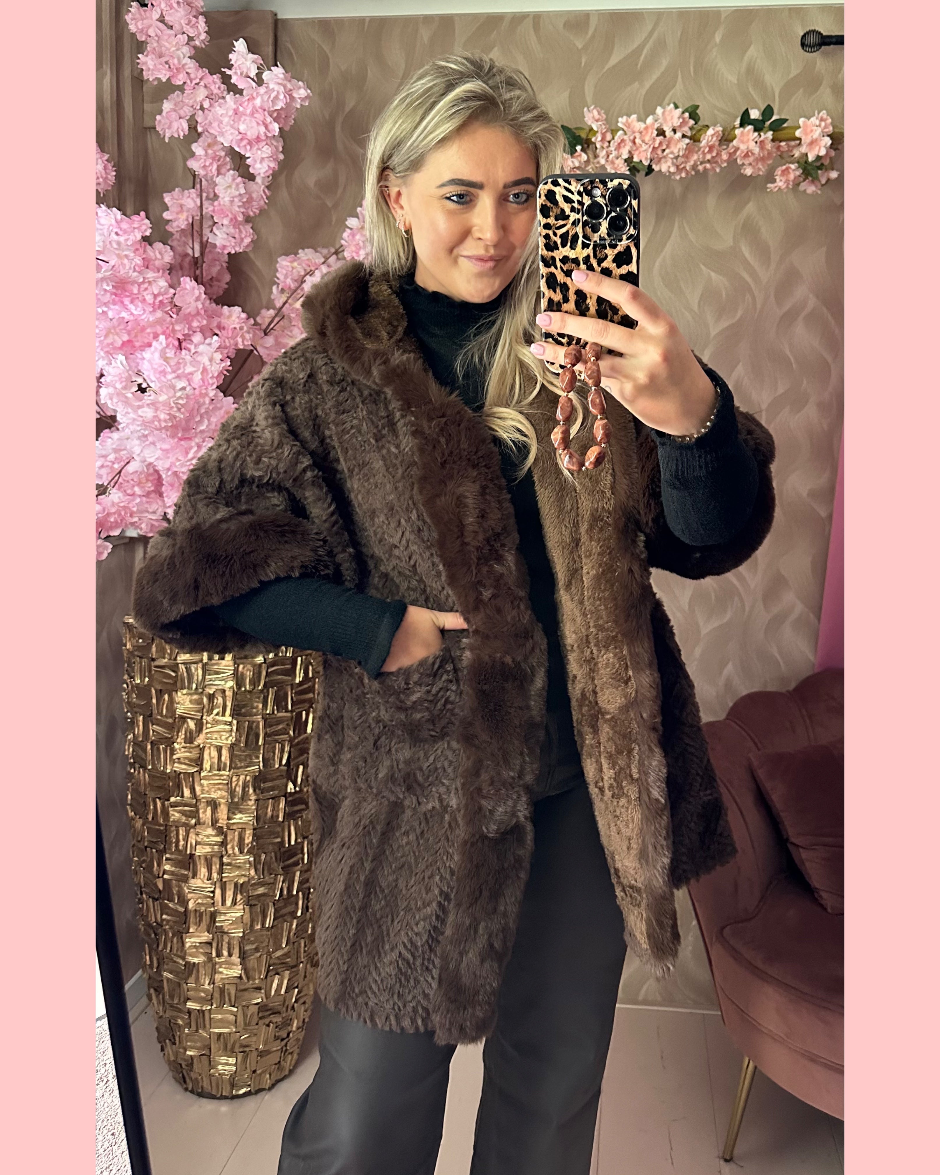 FAUX FUR COAT •• HOOD •• CHOCO