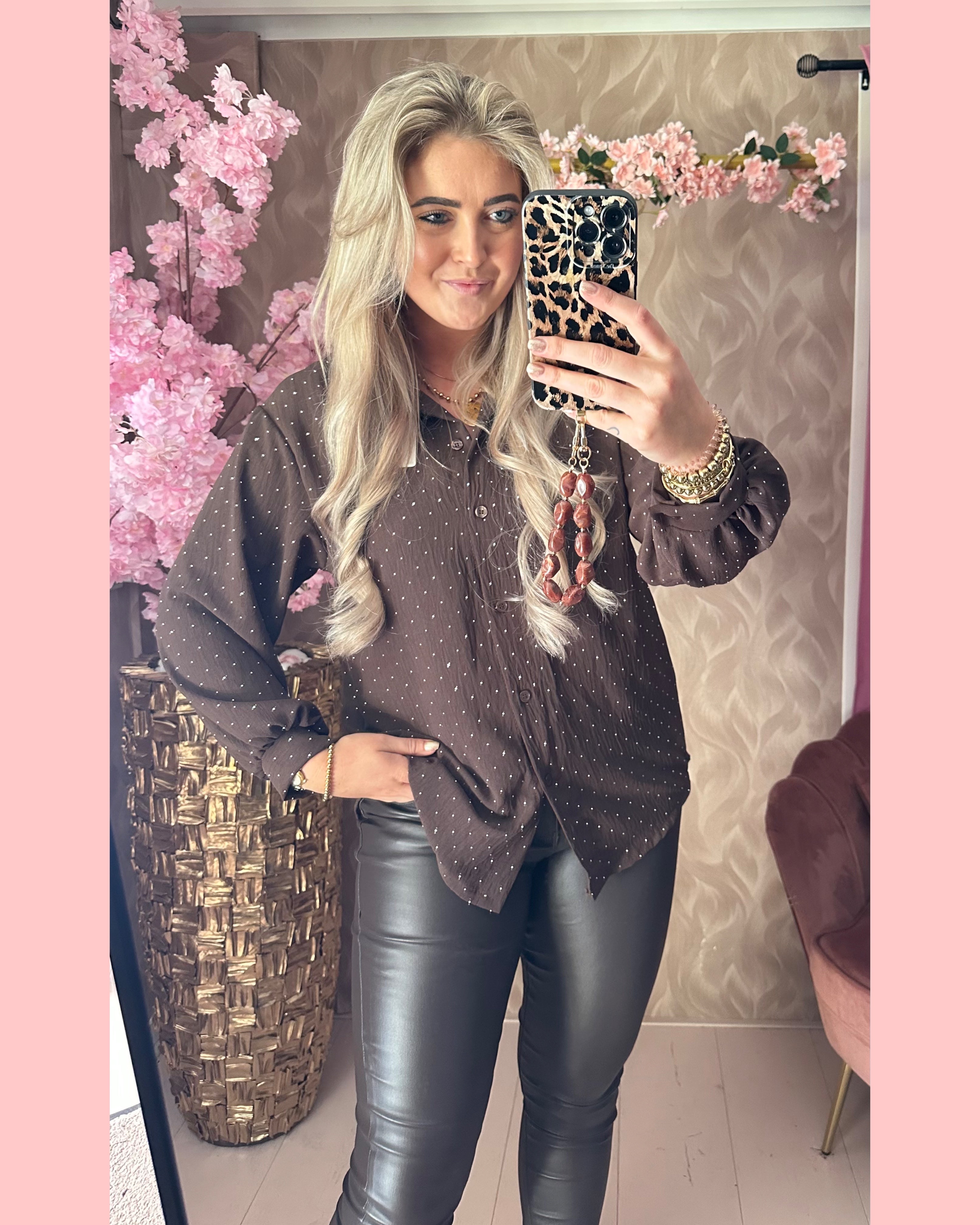 STRASS BLOUSE CHOCO •• 𝐀𝐀𝐍𝐁𝐈𝐄𝐃𝐈𝐍𝐆