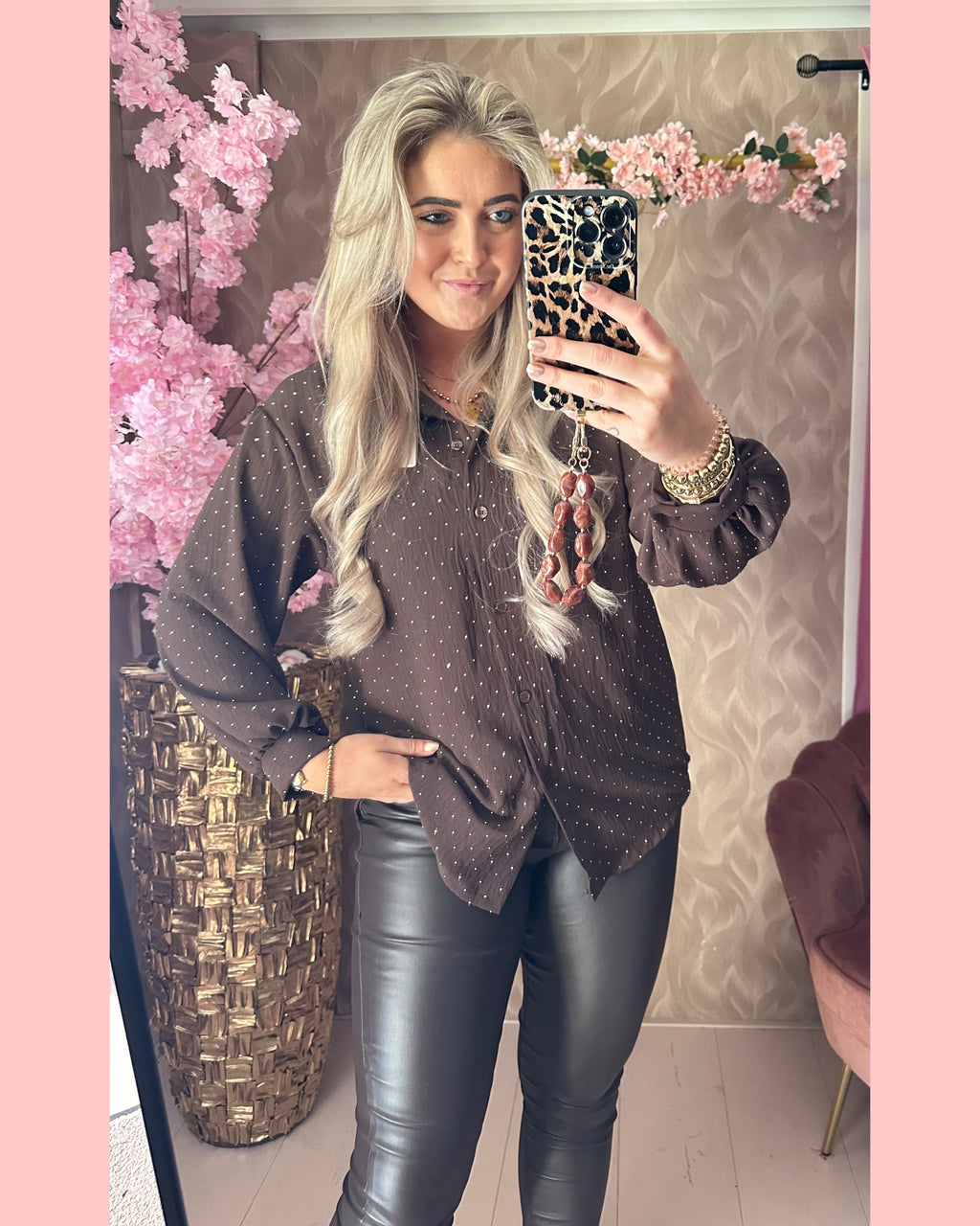 STRASS BLOUSE CHOCO •• 𝐀𝐀𝐍𝐁𝐈𝐄𝐃𝐈𝐍𝐆