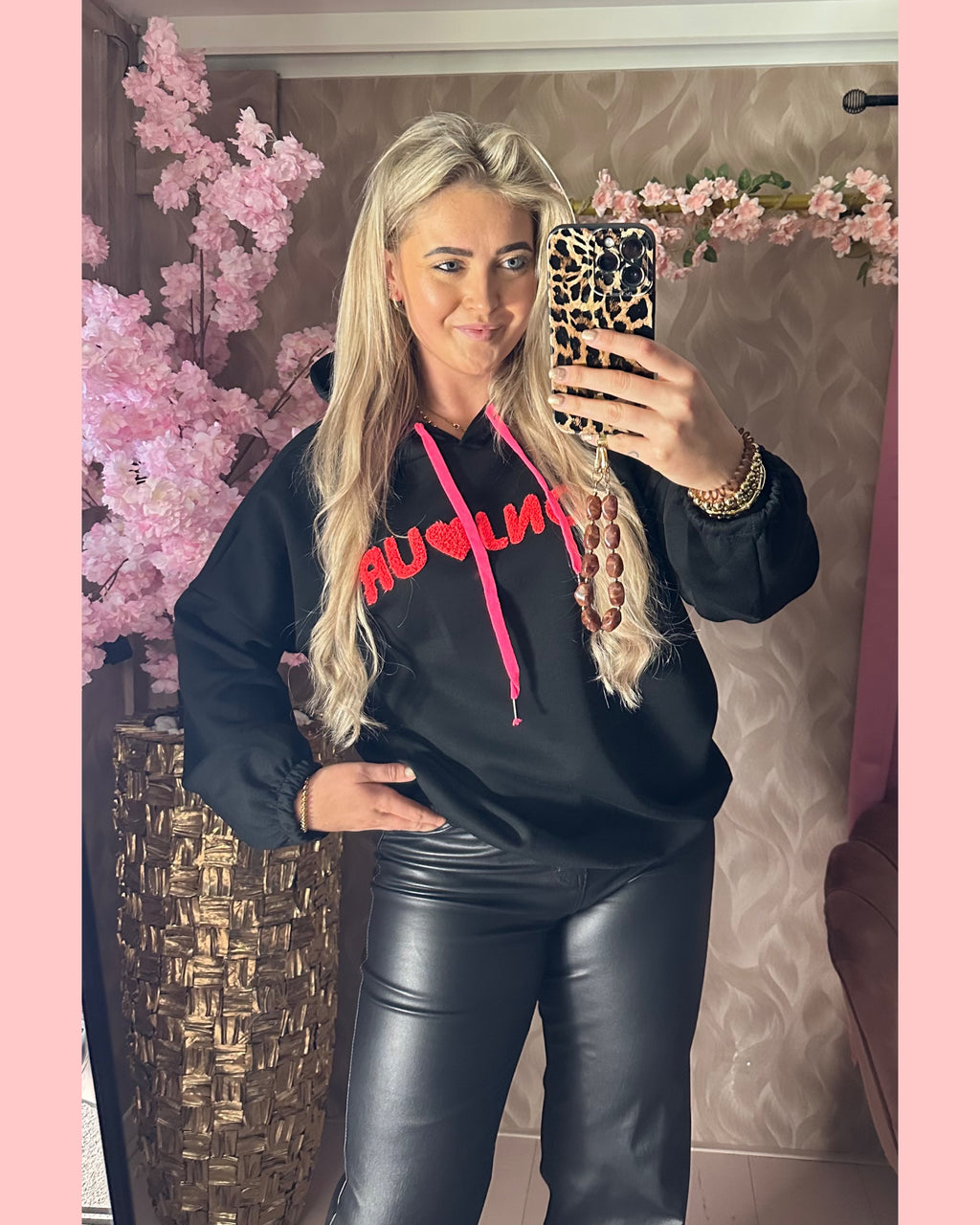 BONJOUR HOODIE • ZWART • AANBIEDING