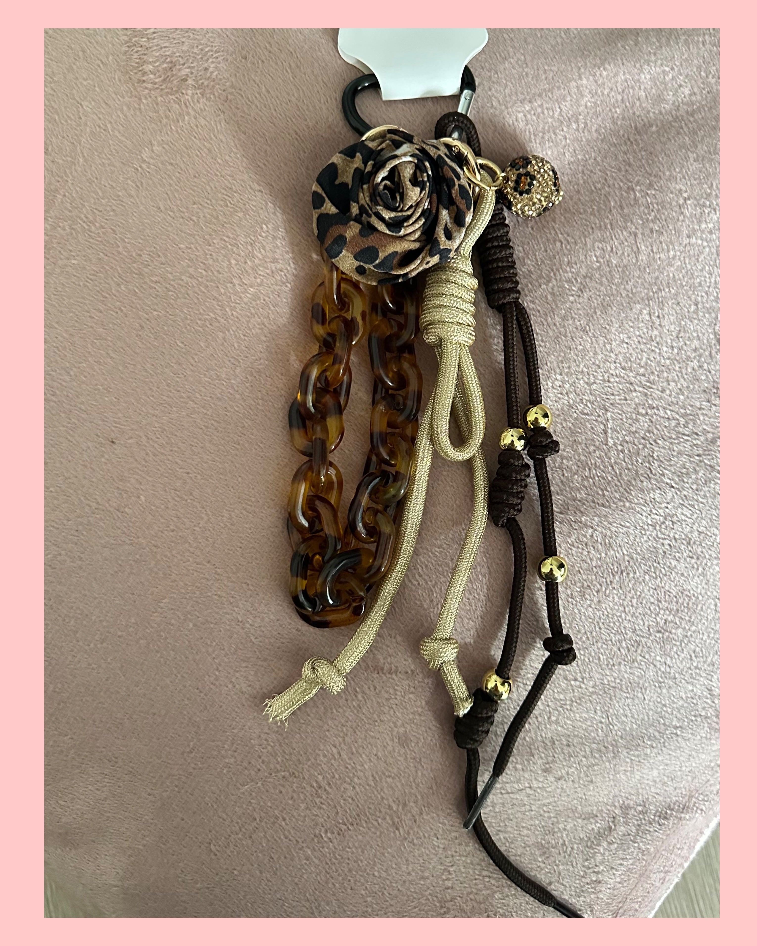 SLEUTEL/TAS HANGER PANTER