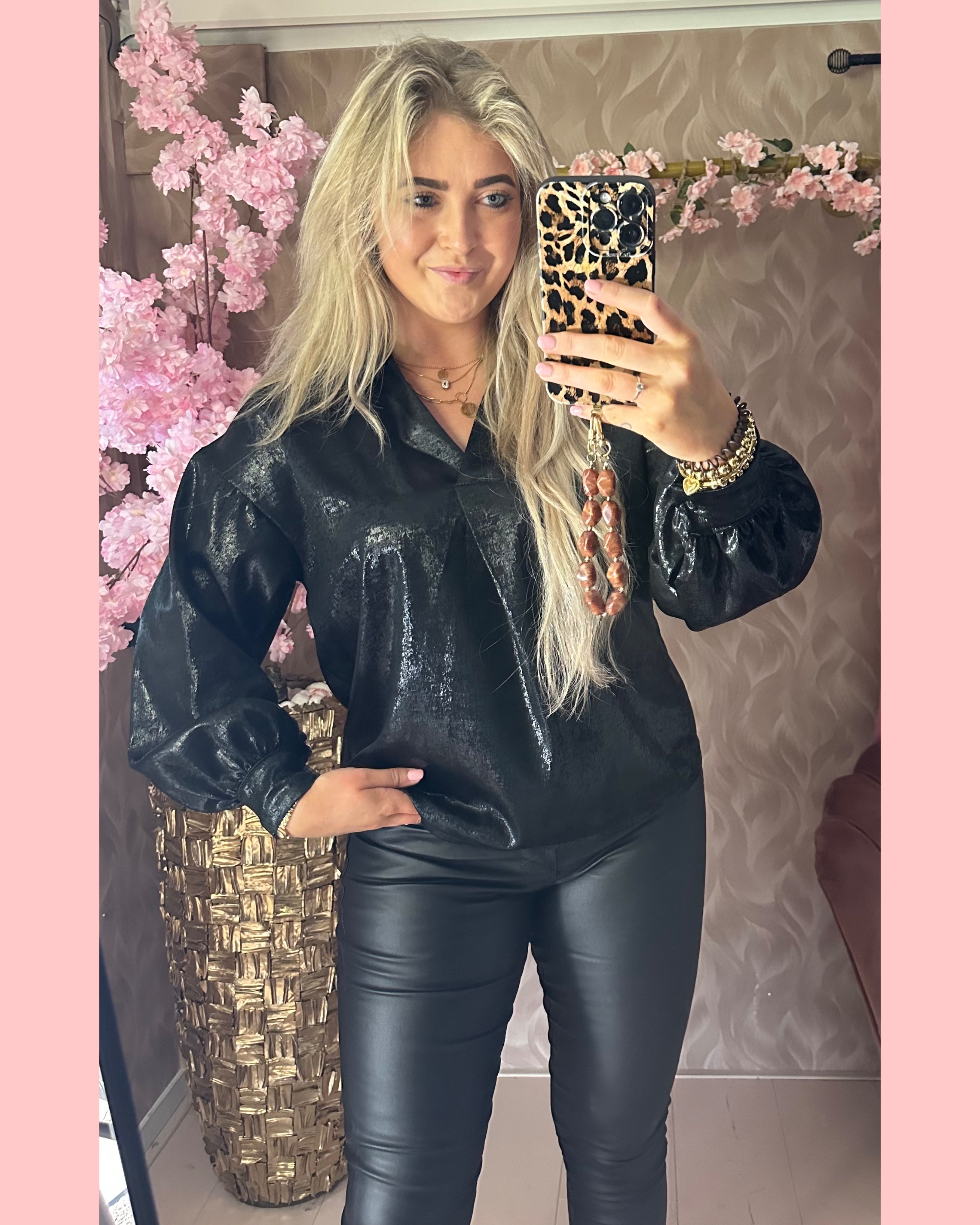 GLANS BLOUSE ZWART • AANBIEDING