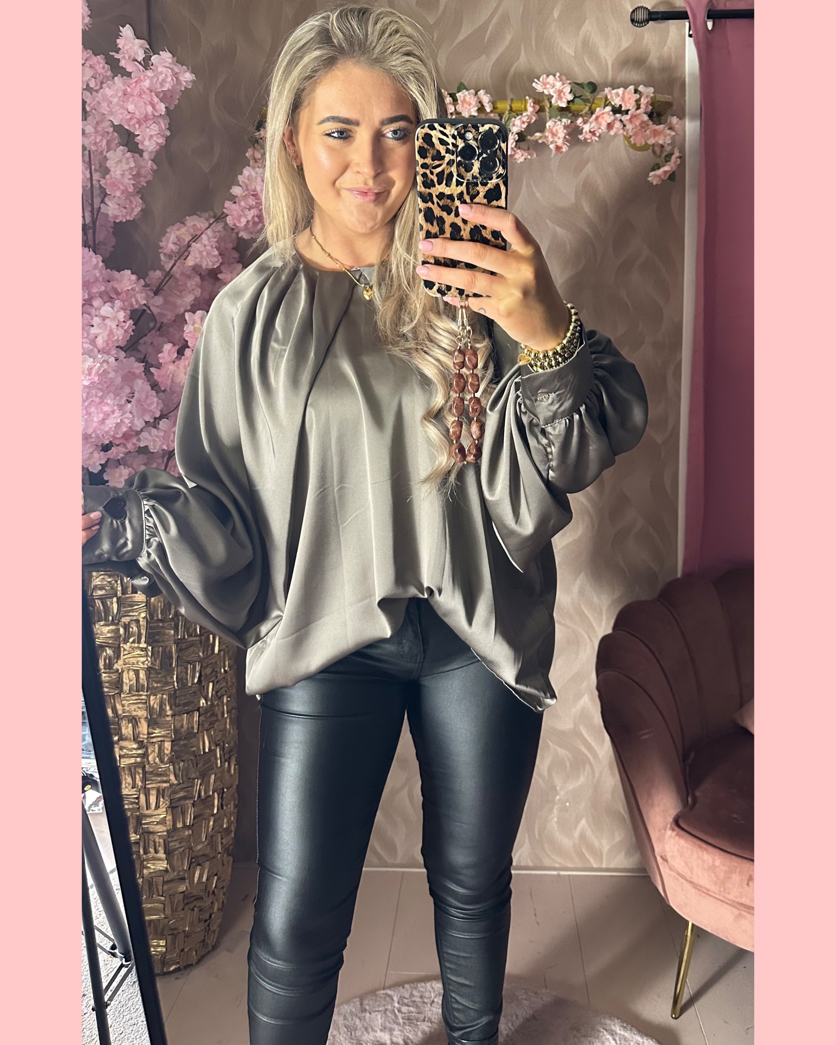 SATIN BLOUSE 🤎 MOUW TAUPE