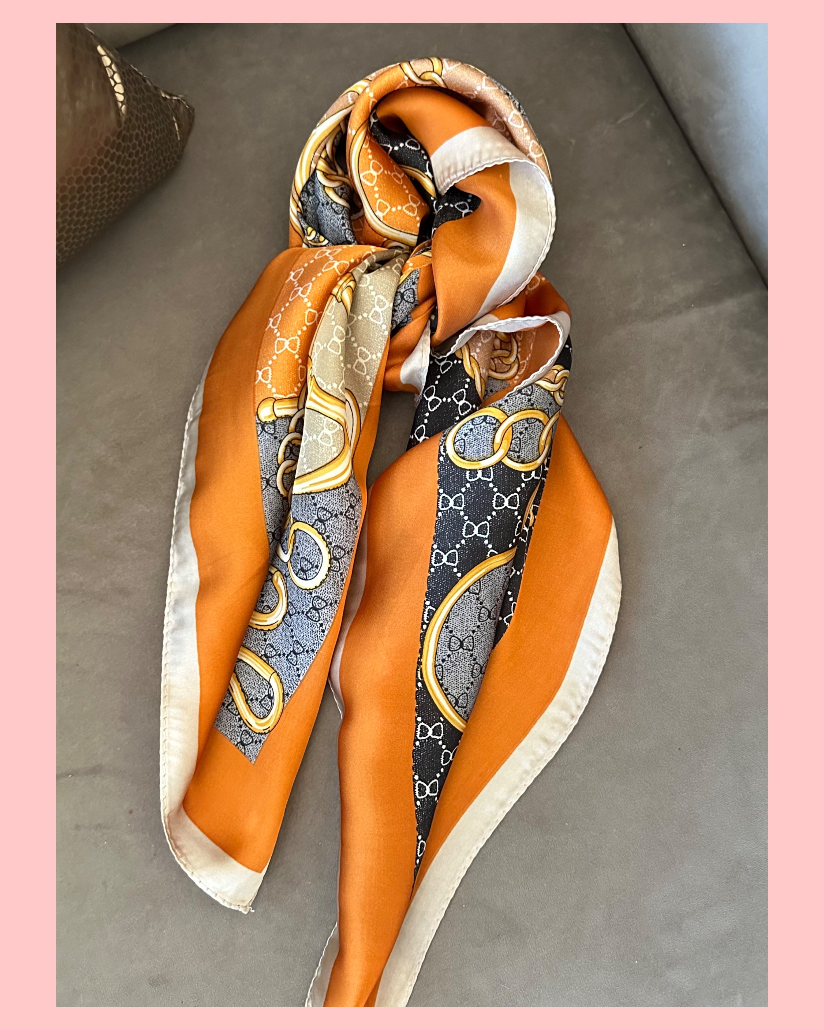 SATIJN SJAALTJE VERSACE ORANJE