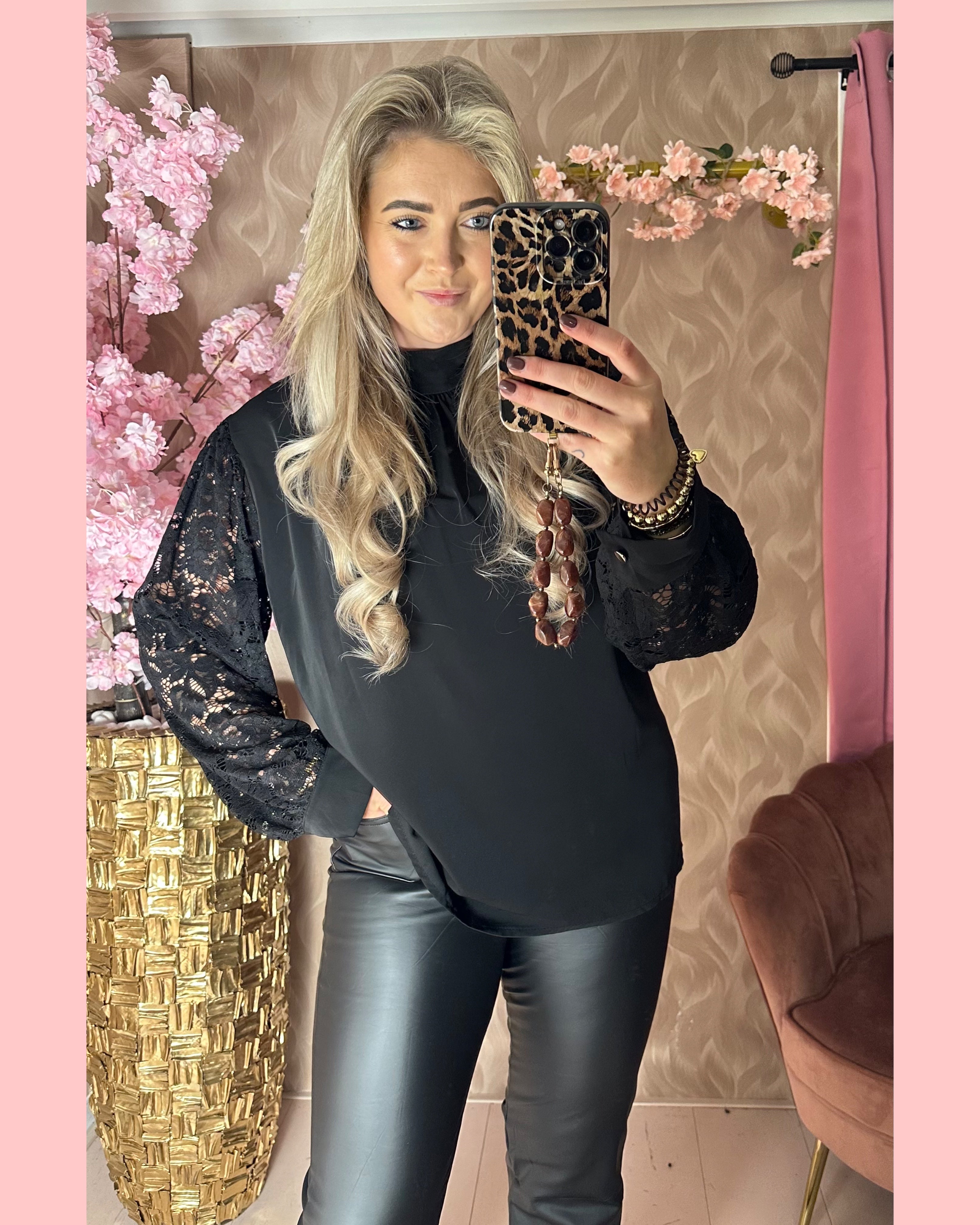 BLOUSE KANTEN MOUW ZWART